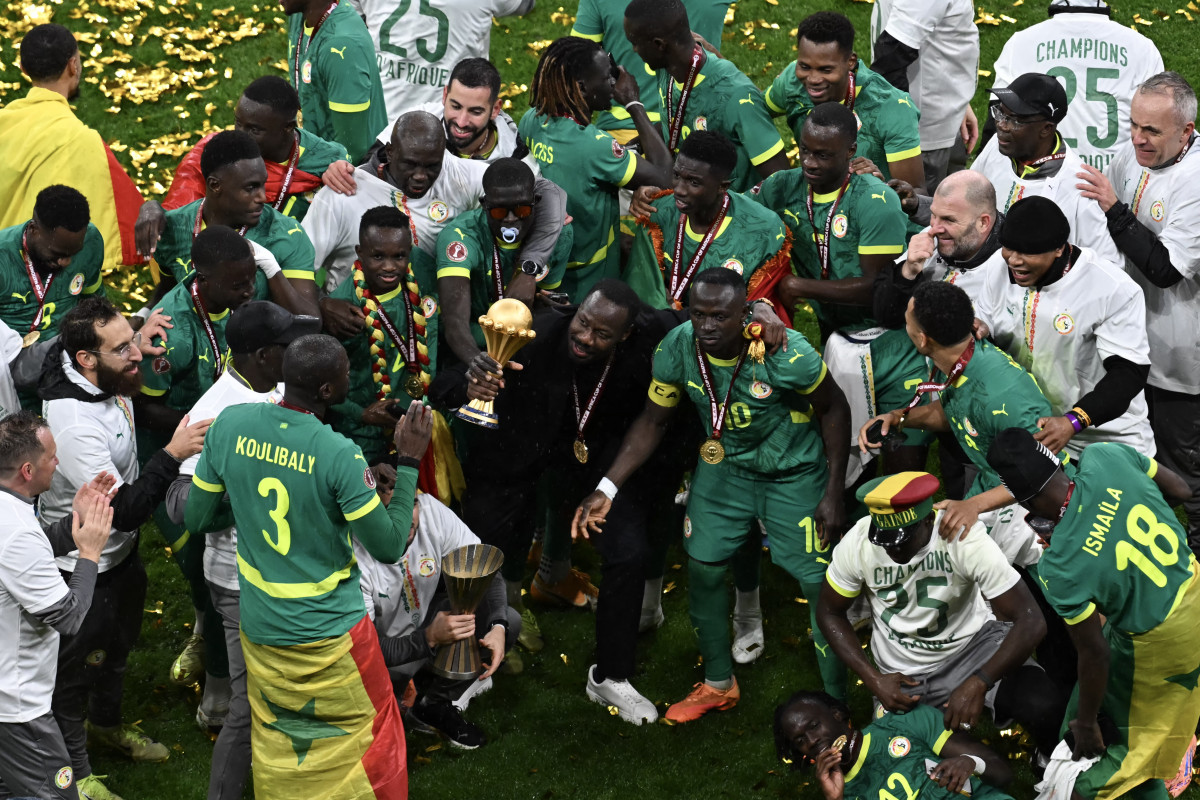 Équipe du Sénégal quittant prématurément la finale de la CAN avant le match contre la France