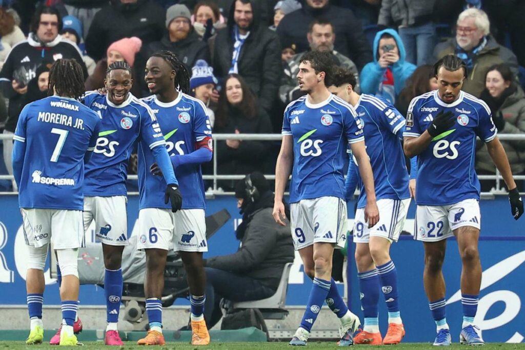 découvrez comment barco a esquivé la main de hein lors du match contre strasbourg, un moment clé qui a marqué la rencontre.