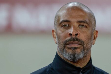 découvrez le duel intense pour le poste de sélectionneur des super eagles, où les meilleurs entraîneurs s'affrontent pour diriger l'équipe nationale nigériane.
