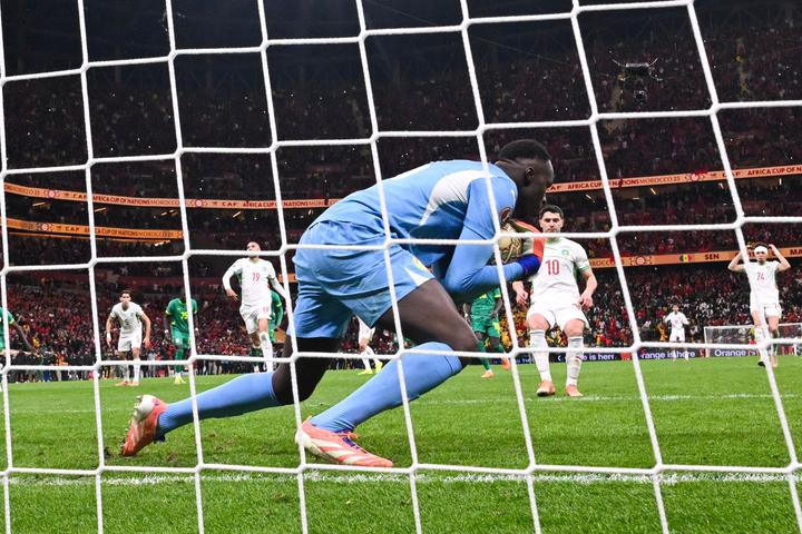 découvrez comment le sénégal a été déclaré vainqueur de la can 2025 suite à l'abandon du maroc, un événement marquant du football africain.