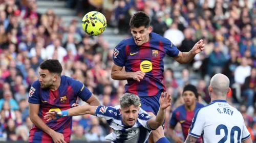 Les joueurs du FC Barcelone célèbrent leur victoire contre Levante en Liga