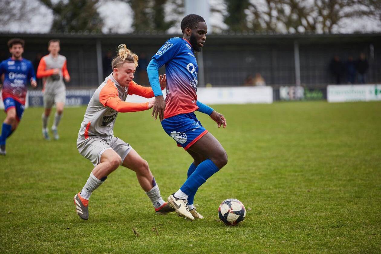 saint-renan retrouve confiance en r1 grâce à une série de performances solides qui relancent l'espoir pour la suite de la saison.