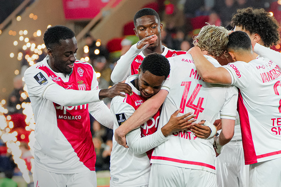 Joueurs du PSG après une défaite contre Monaco avant d’affronter Chelsea