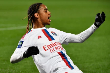 Bradley Barcola dans le viseur de Manchester United au mercato