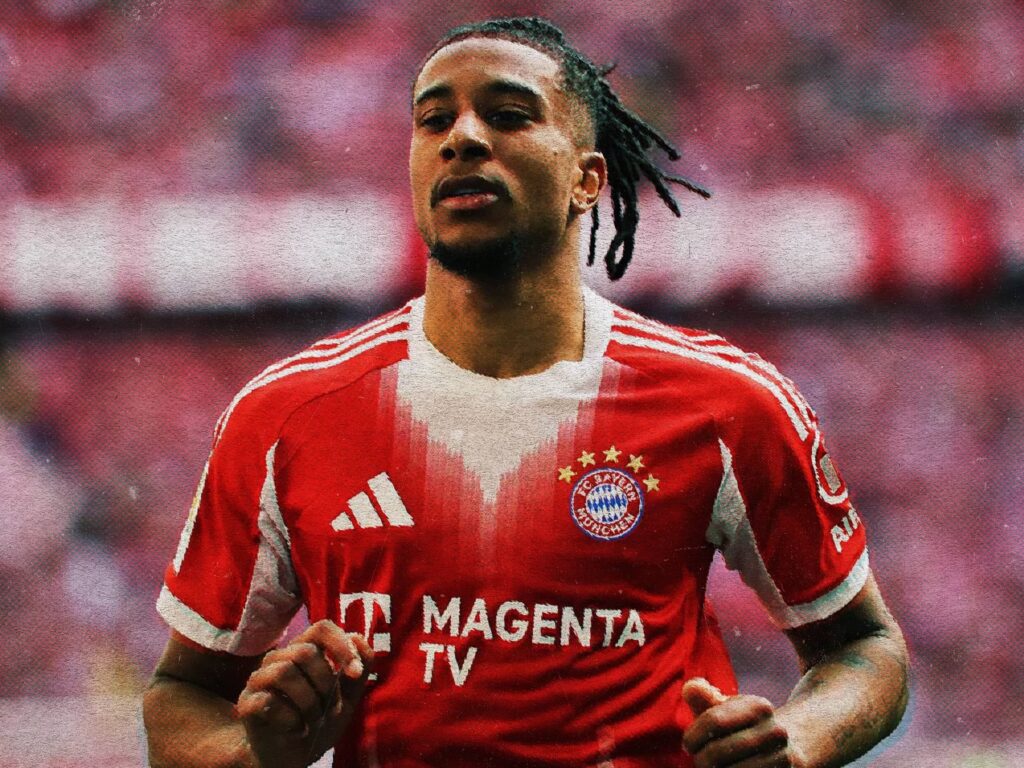 Michael Olise lors d’un match avec le Bayern Munich, alors que son avenir alimente les rumeurs de transfert.