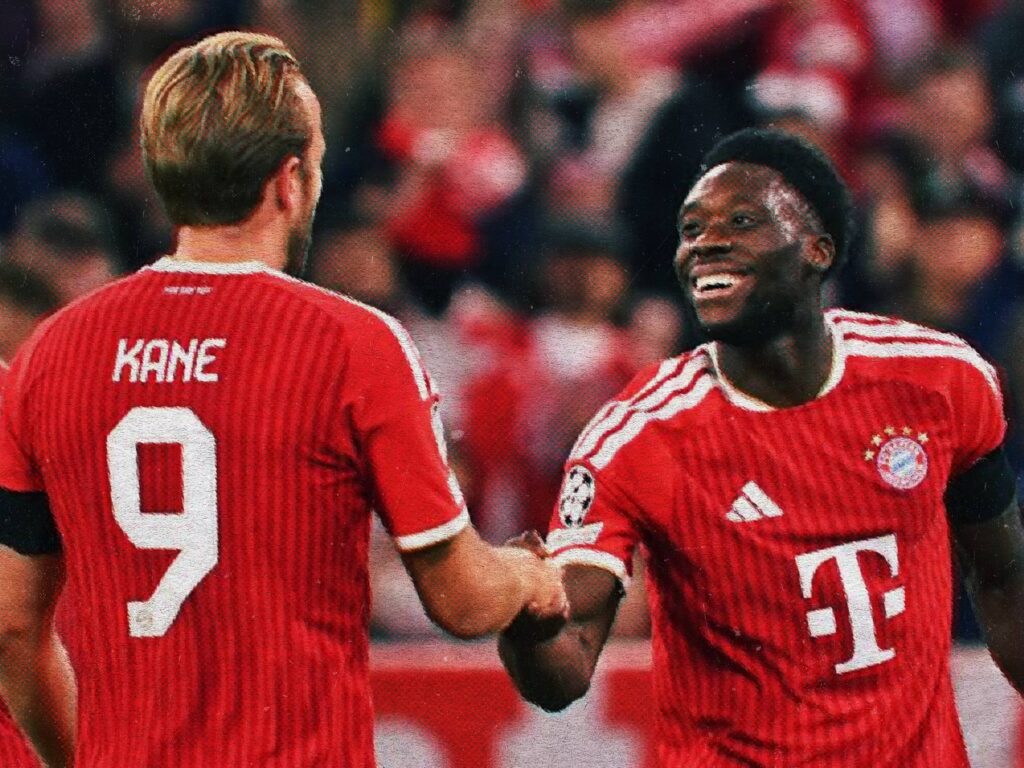 Alphonso Davies sous le maillot du Bayern Munich lors de sa prestation contre Arsenal.