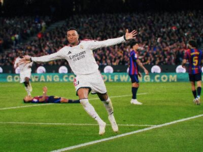 Kylian Mbappé célébrant son but avec le Real Madrid lors du Clasico contre le FC Barcelone.