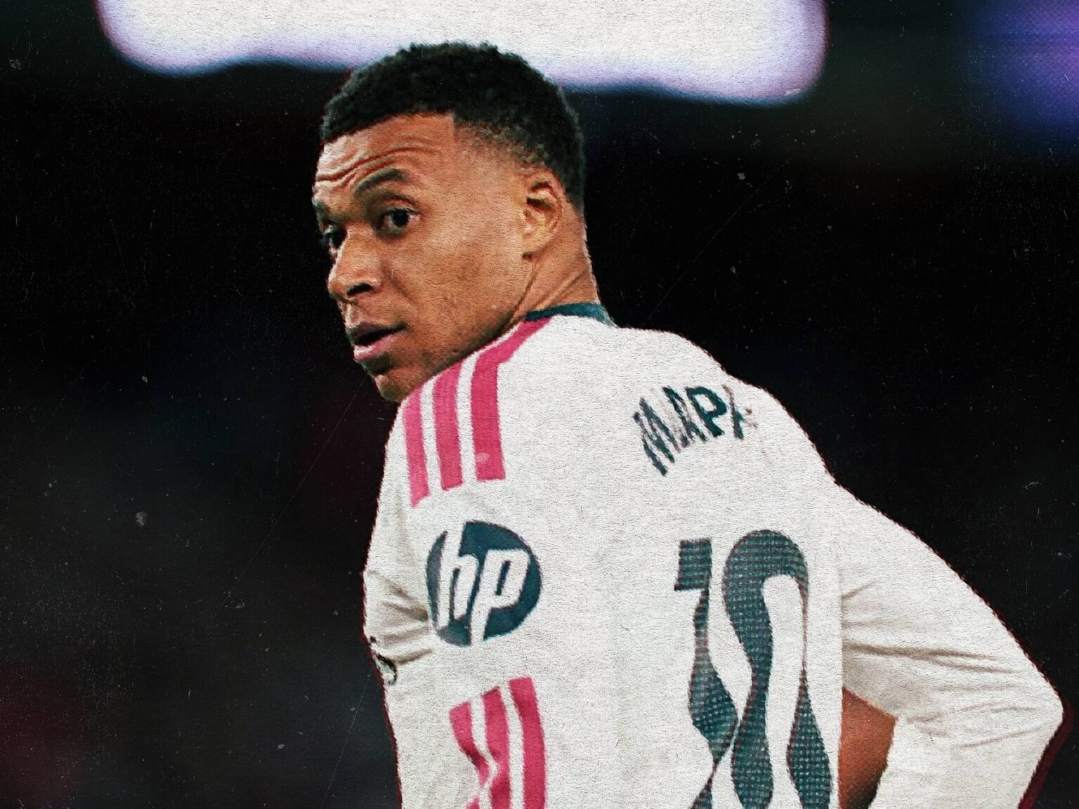 Des maillots de Kylian Mbappé brûlés par des supporters chinois dans un contexte de polémique.