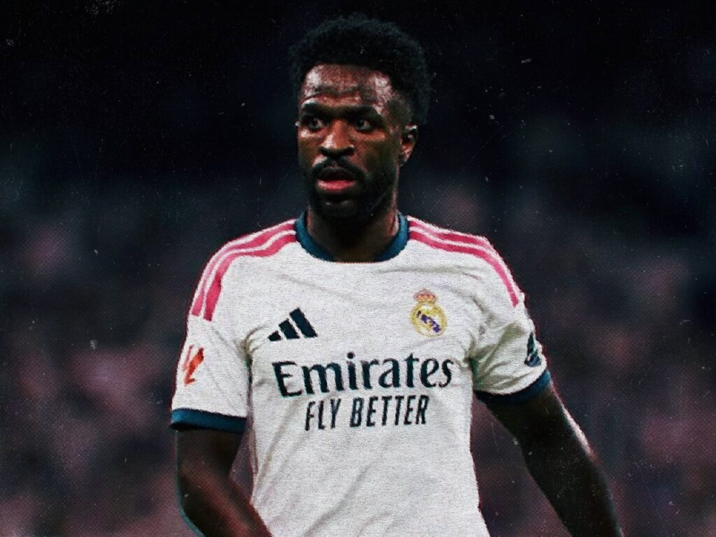Vinicius Junior sous le maillot du Real Madrid lors du match contre Leipzig.
